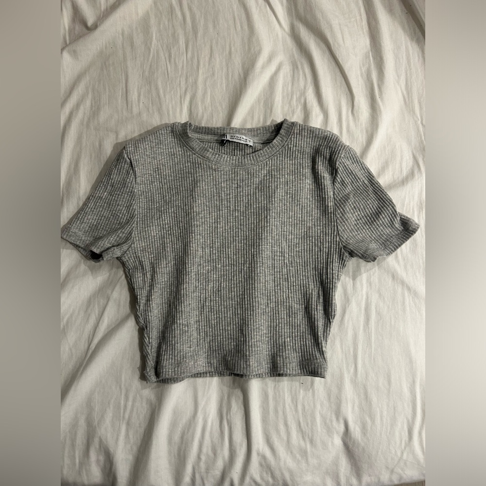 short sleeved ribbed cropped top